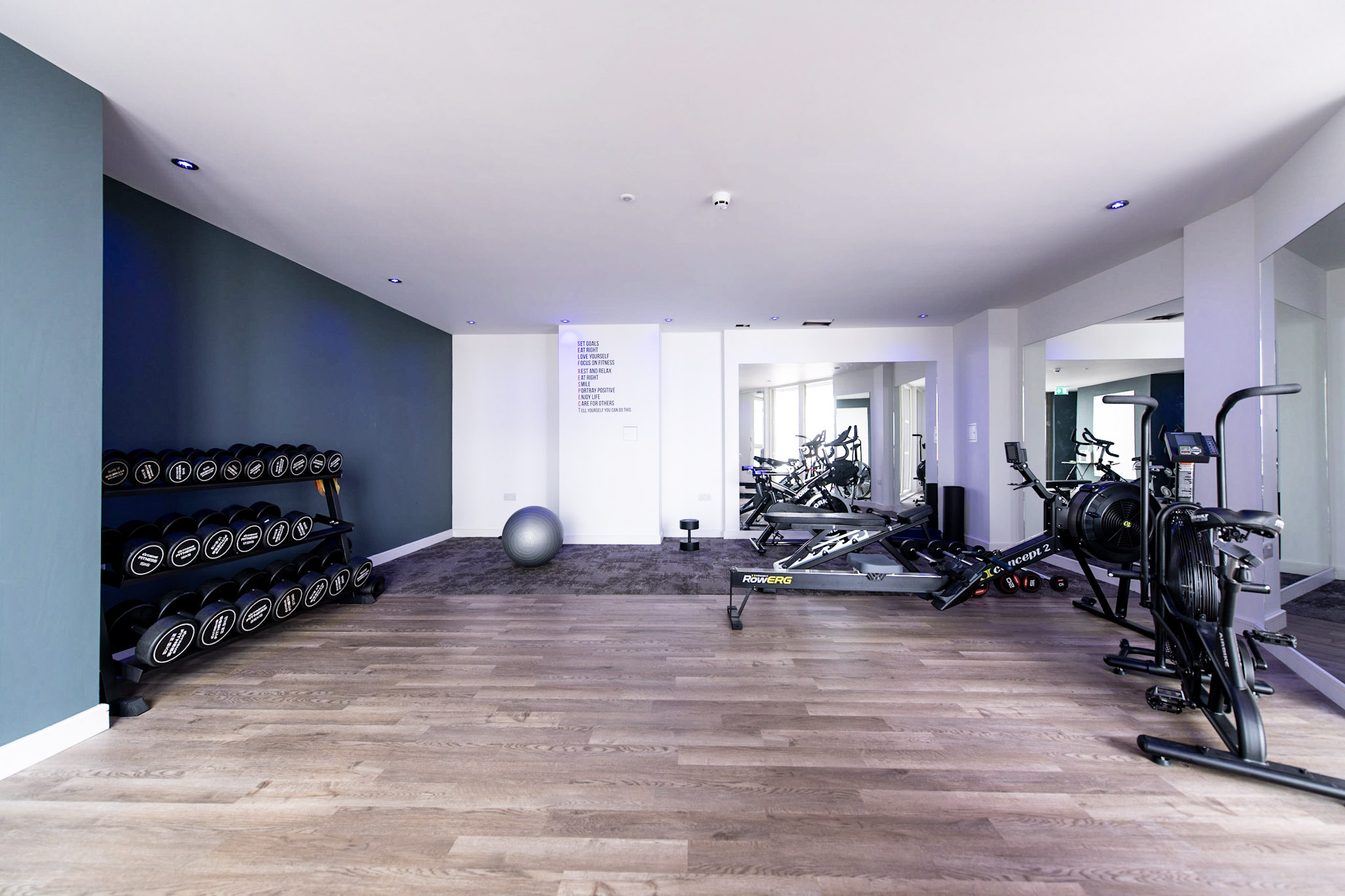 24/7 GYM STUDIO